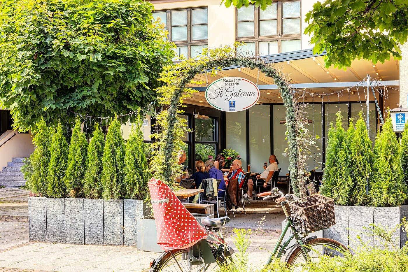 多层公寓 与 5 房间 | München-Neuhausen | 70140 | Alles...