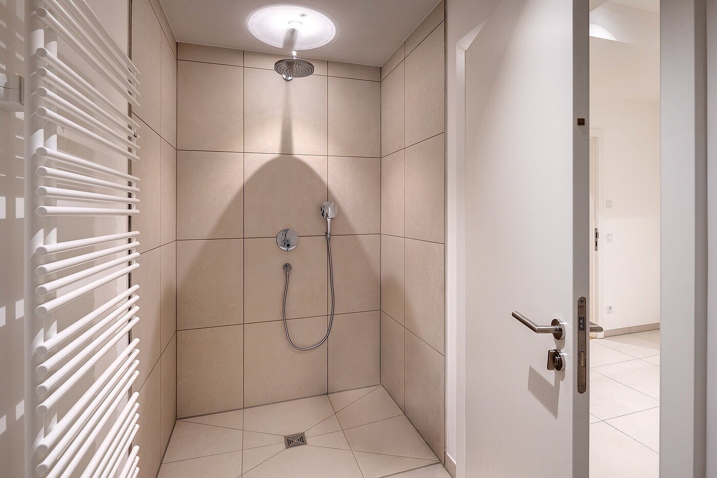 露台公寓 与 3 房间 | München-Harlaching | 70371 | Duschbad