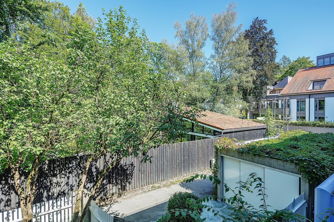 多层公寓 与 3 房间 | München-Harlaching | 1908ML6 | Ausblick vom Schlafzimmer