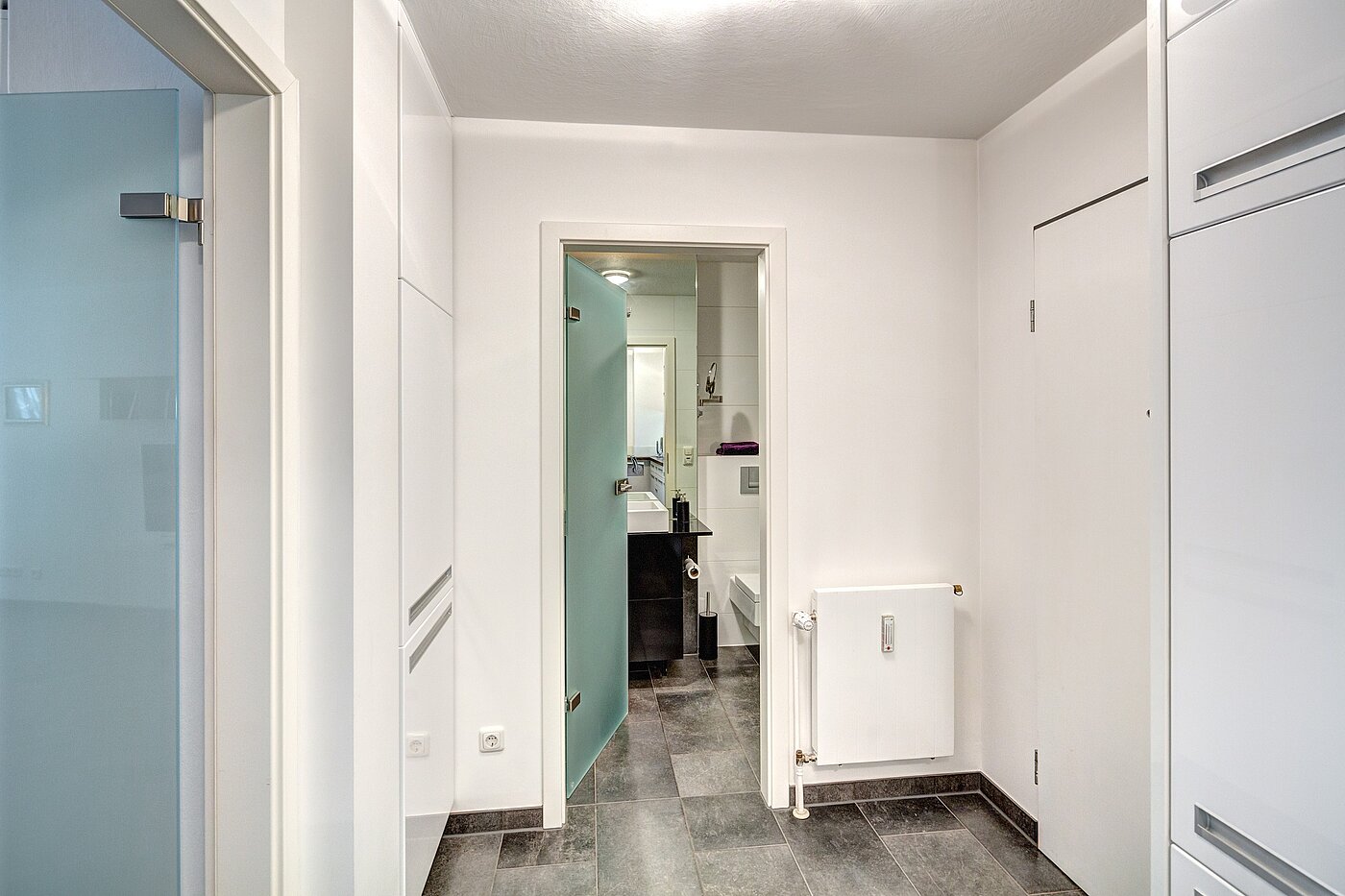 多层公寓 与 1 房间 | München-Schwabing | 2207ML10 | Diele mit Stauraum