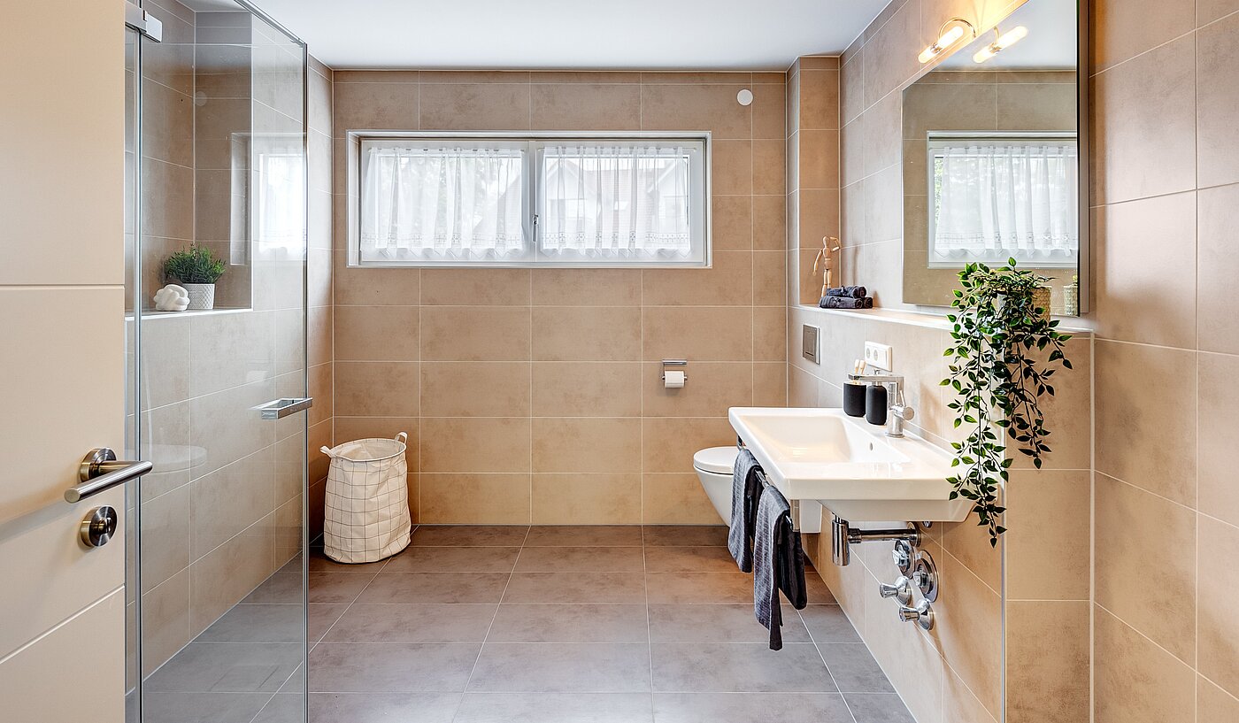 多层公寓 与 3 房间 | Gauting | 70116 | Bad mit Fenster