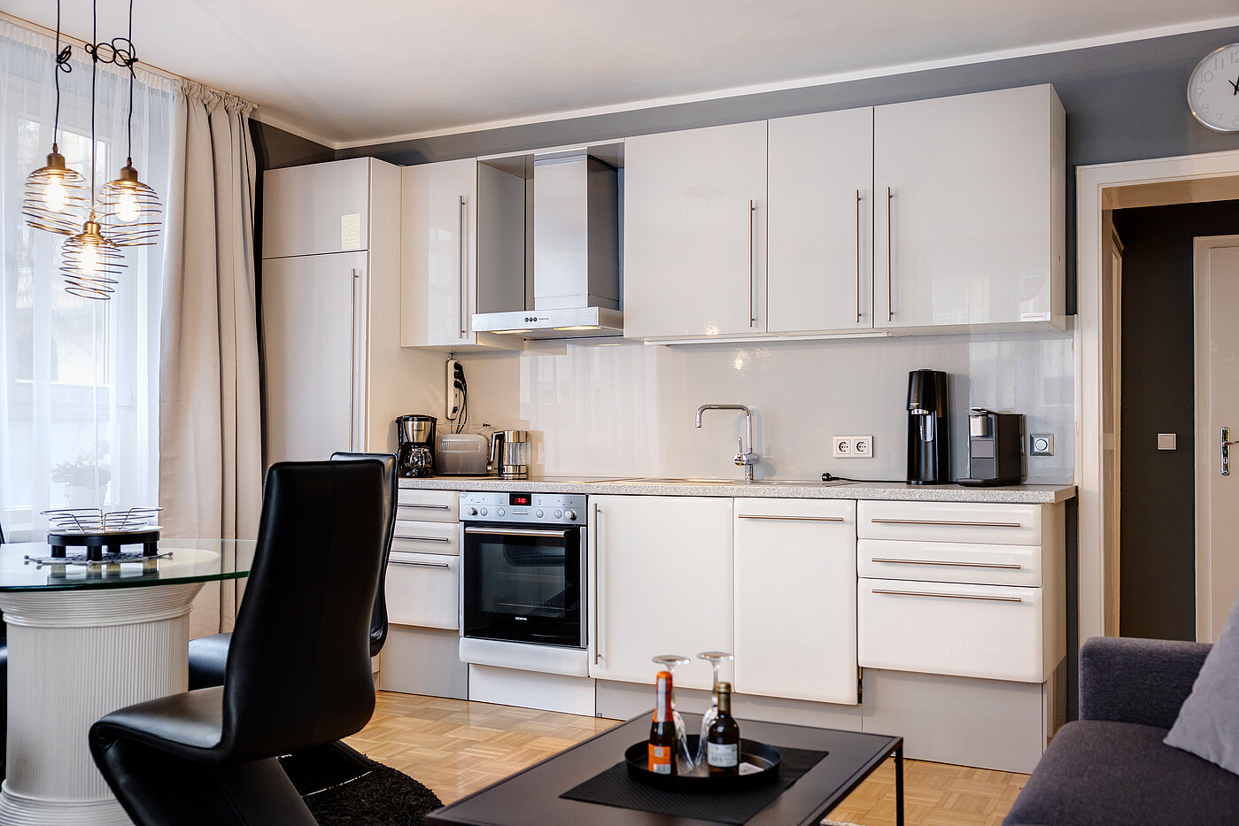 一楼公寓 与 2 房间 | 70219 | Ansprechende Küchenzeile...