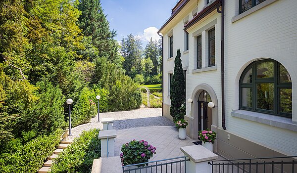 别墅 与 9 房间 | Reutlingen | 70231 | Eingangsbereich