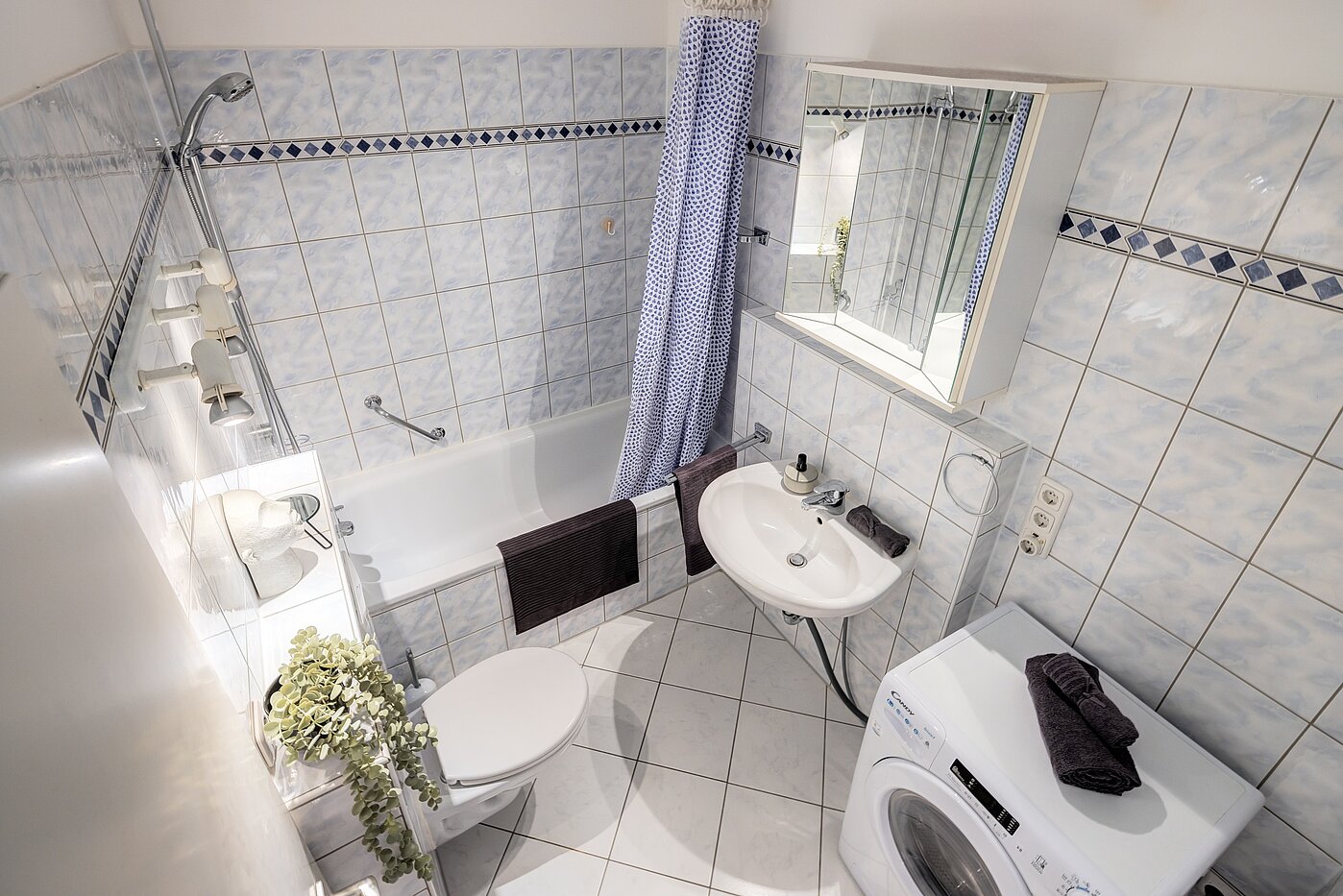 多层公寓 与 3 房间 | München-Bogenhausen | 70261 | Badezimmer mit Wanne