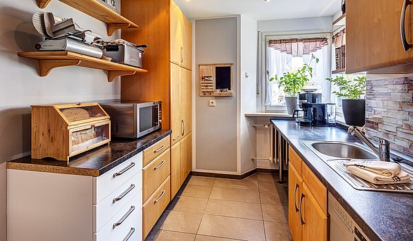 排角屋 与 6 房间 | Germering | 70033 | Küche mit Fenster