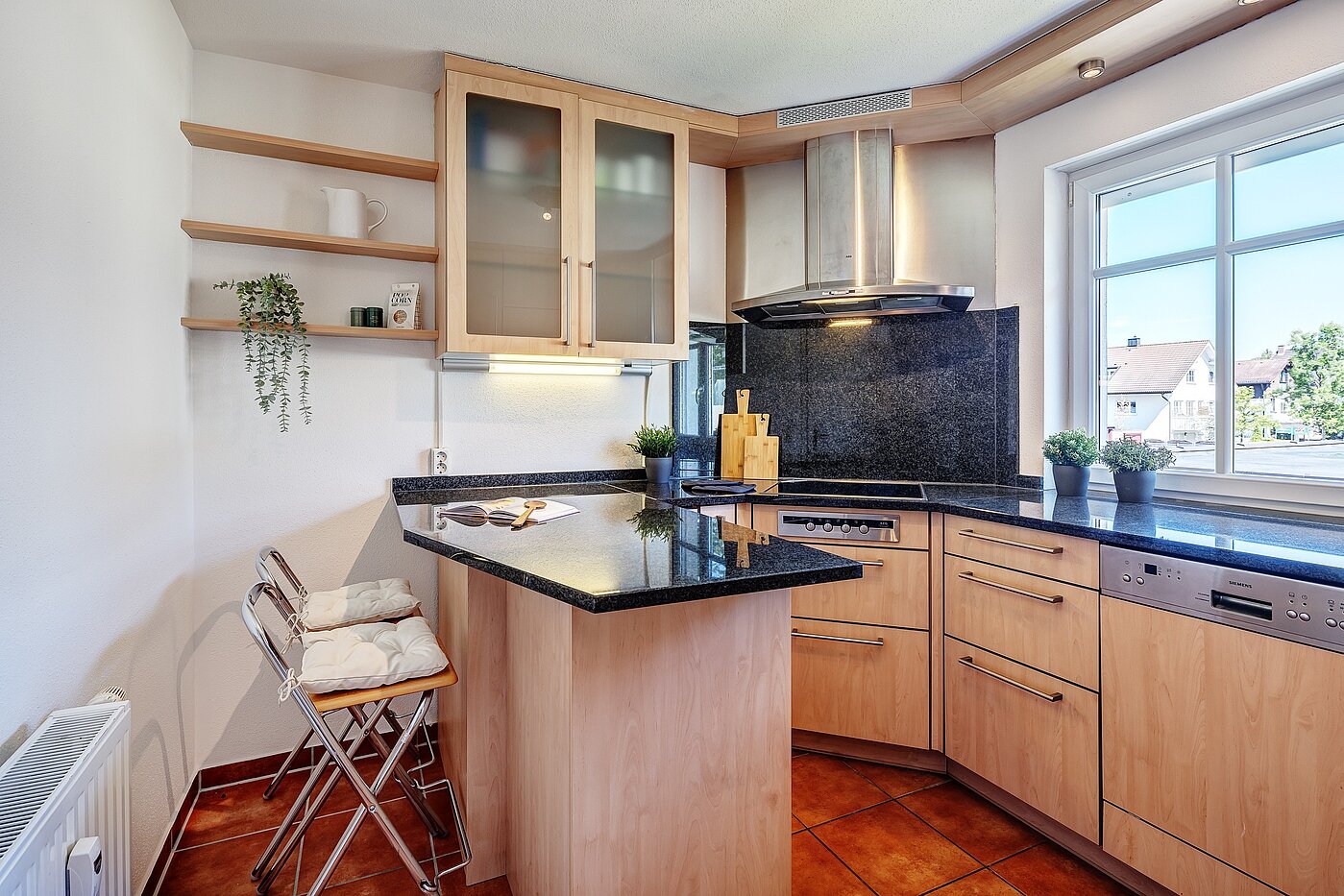 多层公寓 与 3 房间 | München-Ramersdorf | 2206ML4 | Geräumige Küche mit Esstheke...