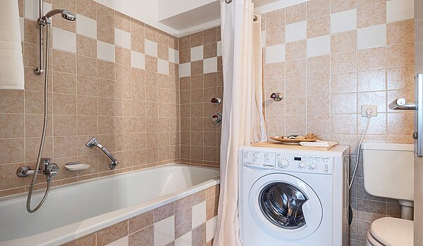 多层公寓 与 2 房间 | München-Maxvorstadt | 70398 | inkl. Waschmaschinenanschluss