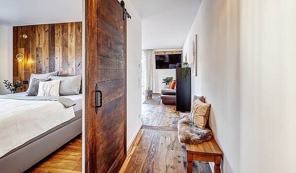 一楼公寓 与 2 房间 | Bad Wiessee | 700942 | Attraktive Altholztür zur räumlichen Trennung