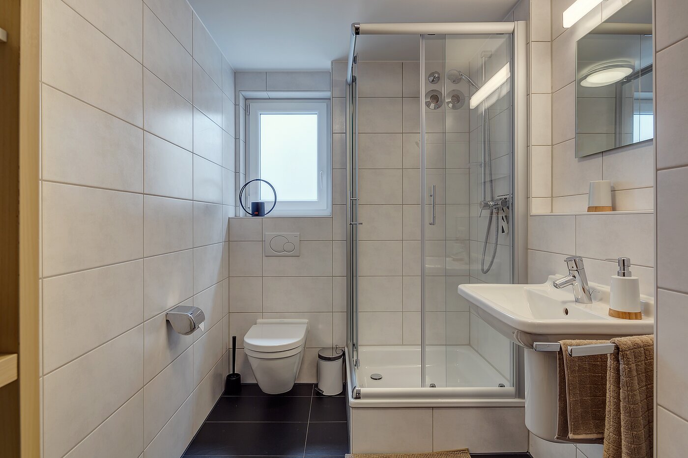 多层公寓 与 4 房间 | München-Forstenried | 2209ML6 | Duschbad