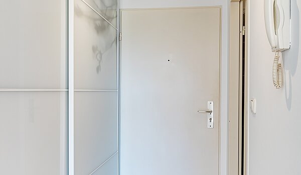 公寓 与 2 房间 | München-Feldmoching | 70466 | Flur Richtung Eingang
