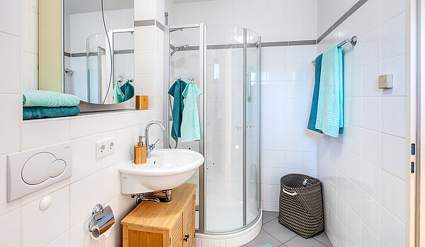 多层公寓 与 2 房间 | Haar | 70426 | ...mit Dusche