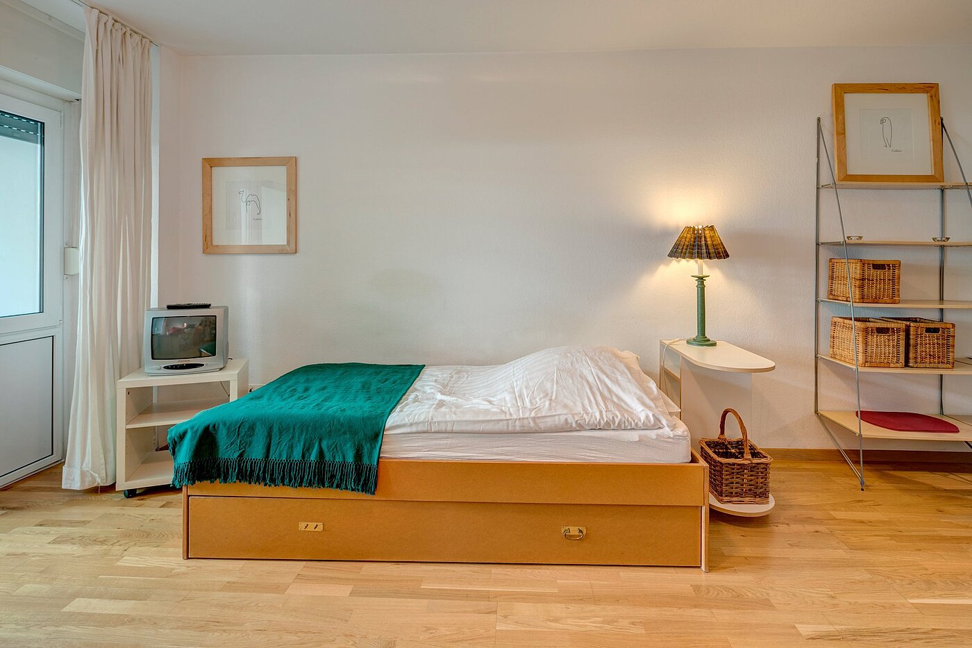 高架层 与 1 房间 | München-Neuhausen | 1911ML10 | und Schlafen