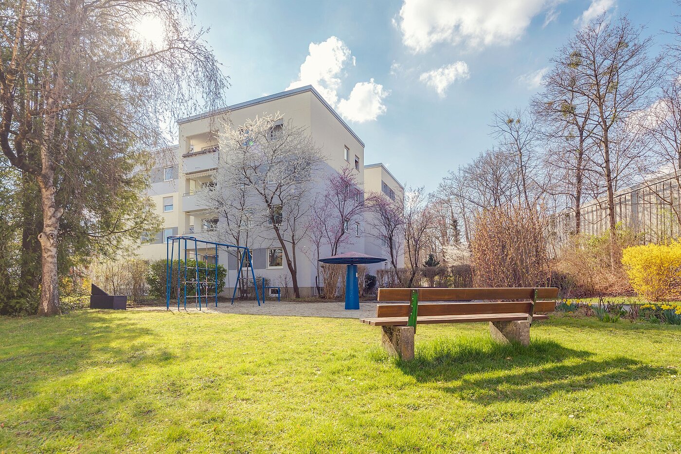 多层公寓 与 4 房间 | München-Hadern | 2003ML2 | ...mit Spielplatz