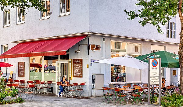 阁楼公寓 与 1 房间 | München-Sendling | 700402 | Restaurants & Geschäfte
