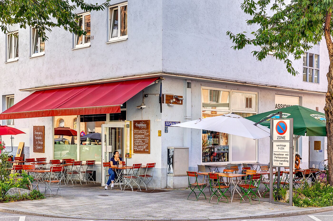 阁楼公寓 与 1 房间 | München-Sendling | 700402 | Restaurants & Geschäfte
