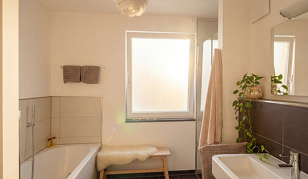 顶层公寓 与 2 房间 | München-Bogenhausen | 70385 | Tageslichtbad mit...