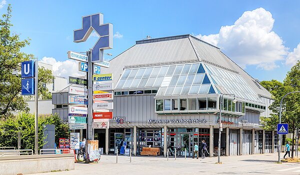 多层公寓 与 2 房间 | München-Hadern | 70410 | Einkaufszentrum Hardener Stern