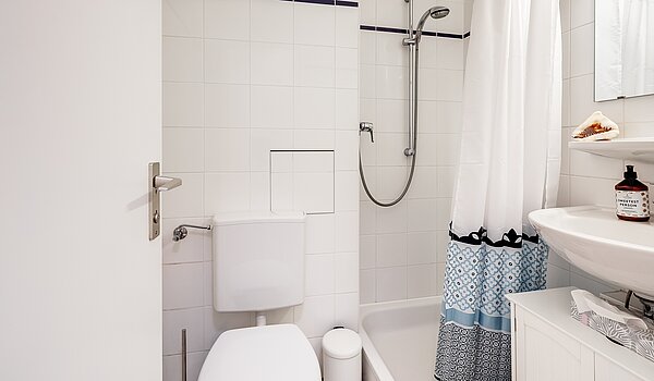 多层公寓 与 1 房间 | München-Schwabing | 70475 | ...mit Dusche