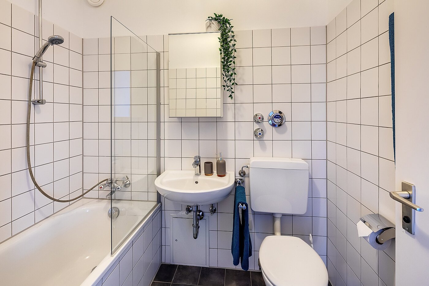 多层公寓 与 1 房间 | München-Schwabing | 2007ML2 | Bad mit Badewanne