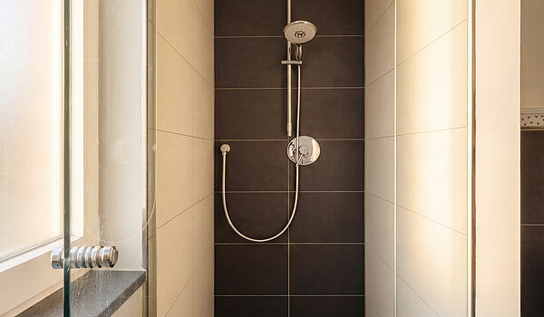 顶层公寓 与 2 房间 | München-Bogenhausen | 70385 | ...und Dusche