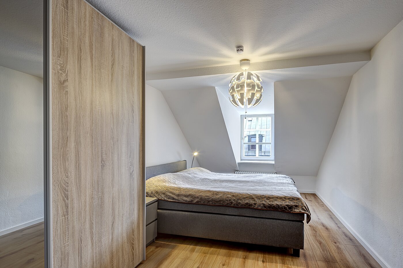 阁楼公寓 与 4.5 房间 | München-Ludwigsvorstadt | 70461 | Schlafen 2