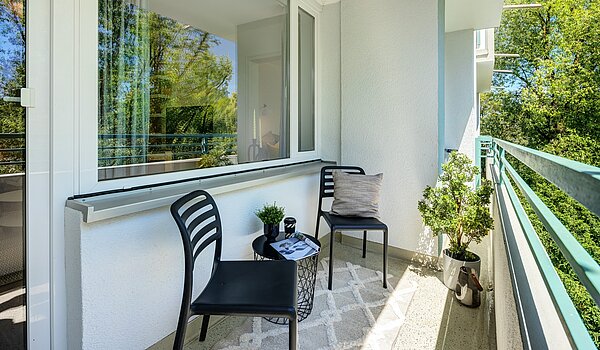 多层公寓 与 2 房间 | München-Bogenhausen | 70142 | Balkon mit Morgensonne