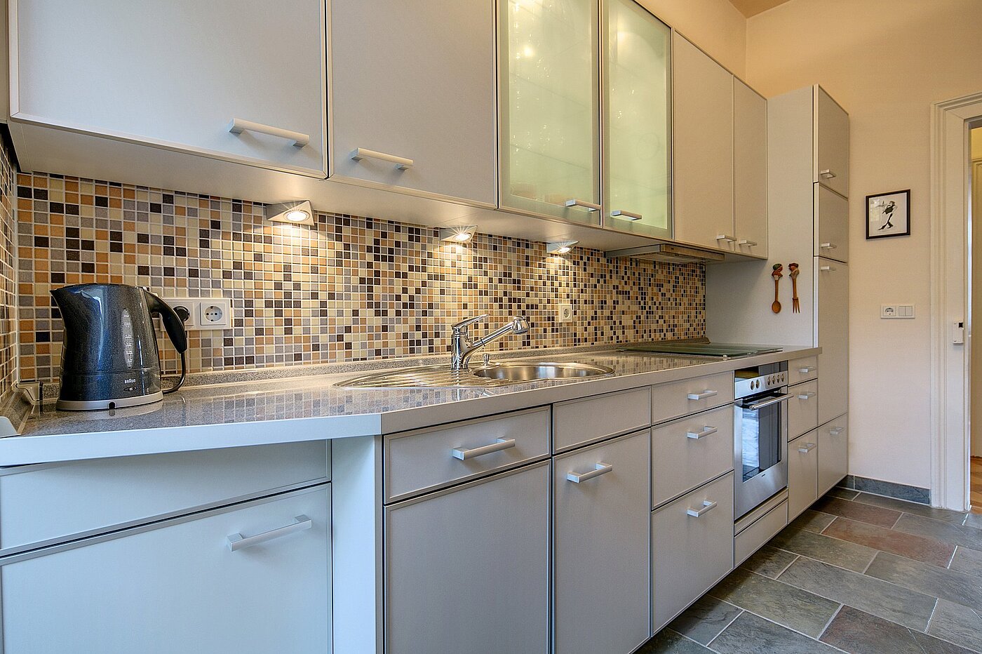 多层公寓 与 3 房间 | München-Ludwigsvorstadt | 1905ML1 | Geräumige Küche mit...