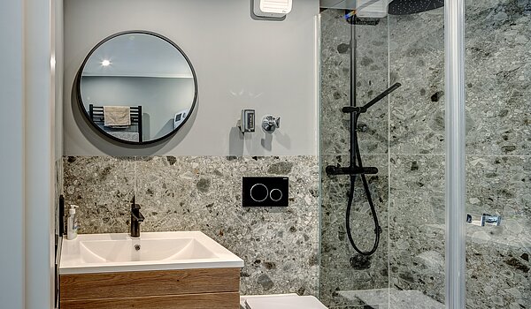 公寓 与 1 房间 | München-Schwabing | 70376 | Große Dusche
