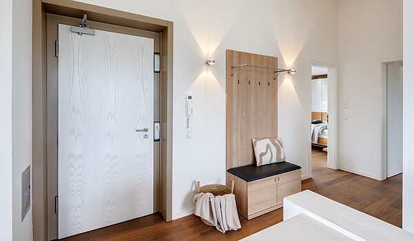 顶层公寓 与 3.5 房间 | München-Oberföhring | 70237 | Wohnungseingangstüre mit...