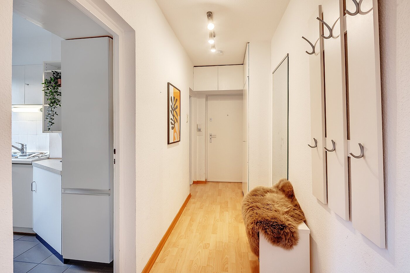 多层公寓 与 1.5 房间 | München-Schwabing | 2011ML3 | Flur mit Einbauschrank...