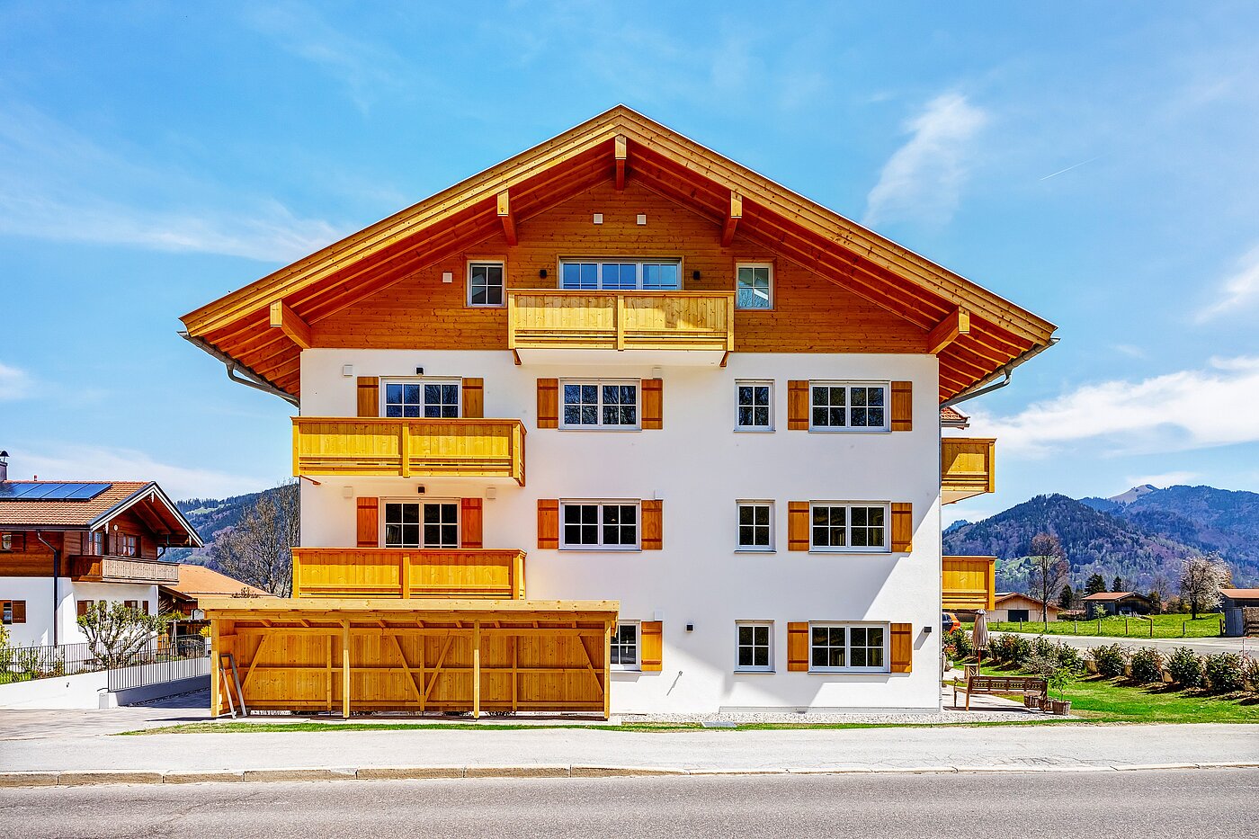 一楼公寓 与 2 房间 | Bad Wiessee | 700942 | Südansicht des Mehrfamilienhauses