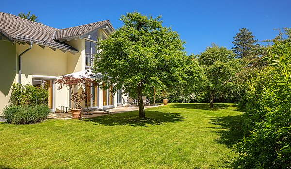 独栋住宅 与 5 房间 | Icking | 70438 | ...und Garten