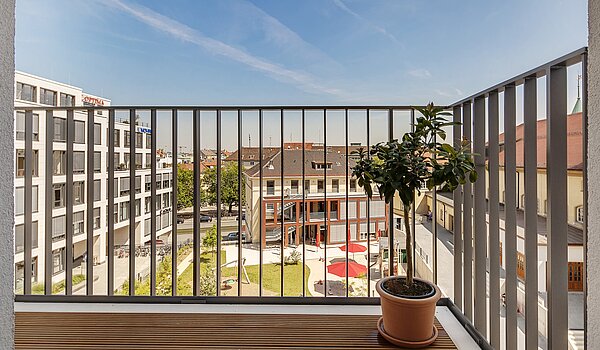 多层公寓 与 2 房间 | München-Maxvorstadt | 70023 | Balkon mit Morgensonne