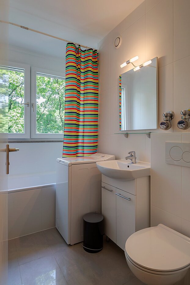 多层公寓 与 2 房间 | München-Maxvorstadt | 2105ML3 | Tageslichtbad mit Wanne