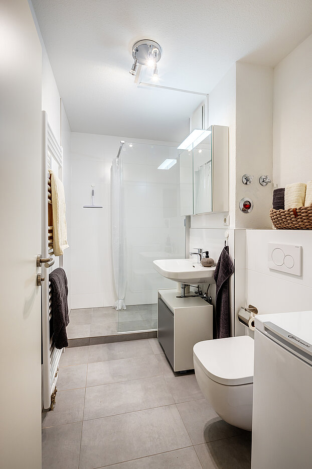 多层公寓 与 2 房间 | Erding | 70431 | Badezimmer