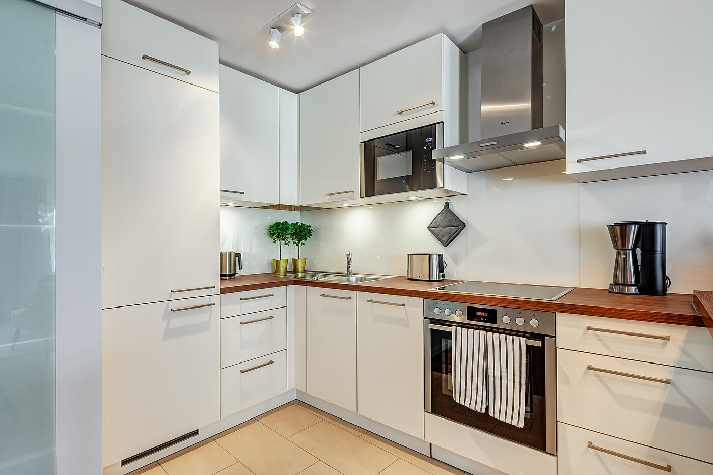 多层公寓 与 2 房间 | München-Schwabing | 70434 | ...hochwertiger Einbauküche...