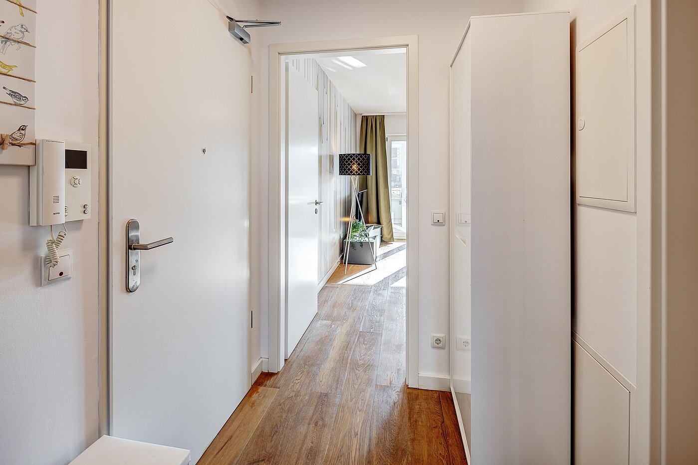 一楼公寓 与 2 房间 | München-Riem | 2201ML1 | Garderobe und Stauraum in der Diele