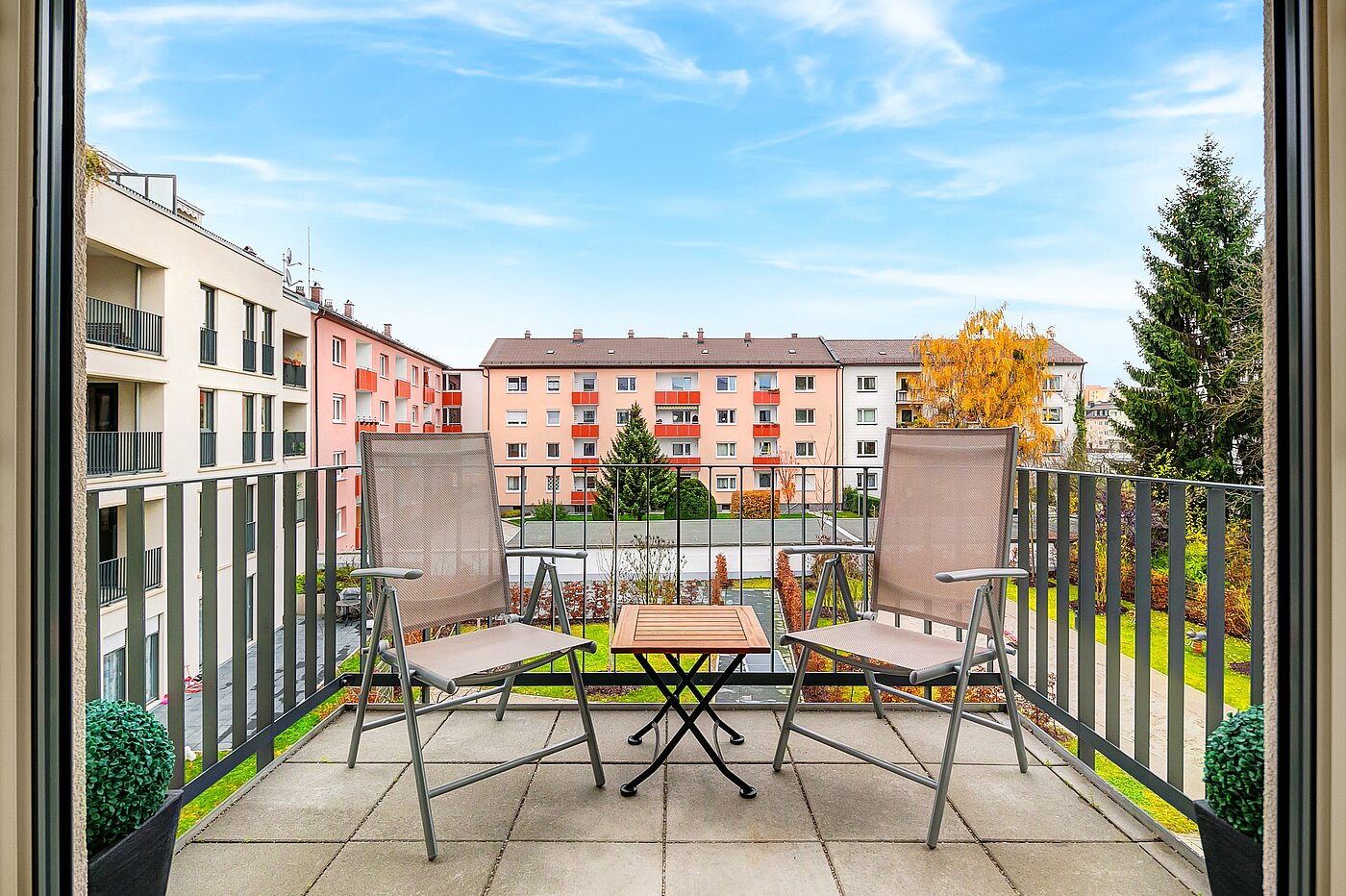 多层公寓 与 3 房间 | München-Moosach | 70164 | ...und einem kleinen Balkon zum Innenhof