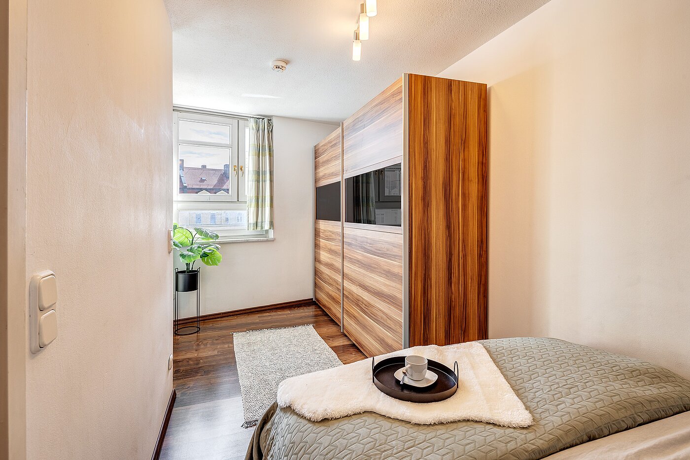 多层公寓 与 2 房间 | München-Schwabing | 2205ML71 | ...mit großem Kleiderschrank