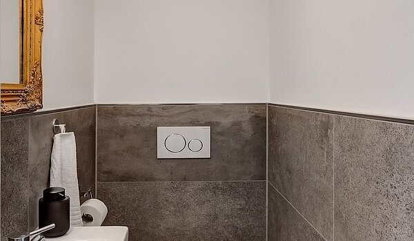 多层公寓 与 4 房间 | Ismaning | 700081 | Modernes Gäste-WC