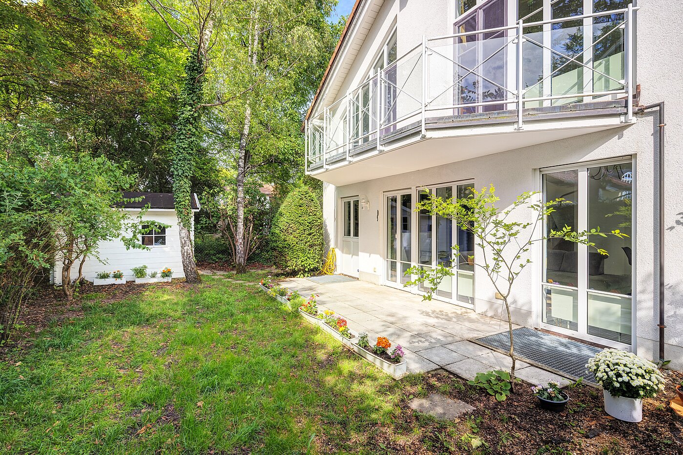 联排别墅 与 5 房间 | München-Trudering | 70269 | Einladende Terrasse...