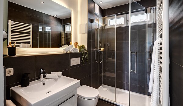 顶层公寓 与 3.5 房间 | München-Oberföhring | 70237 | ...mit En Suite Duschbad...