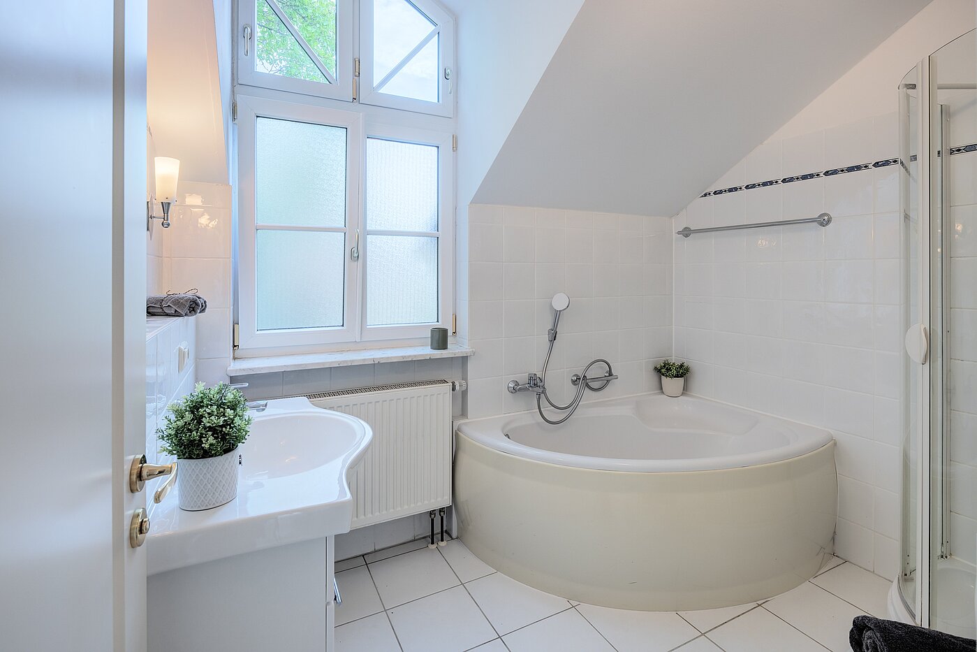 联排别墅 与 5 房间 | München-Trudering | 70269 | Tageslichtbad