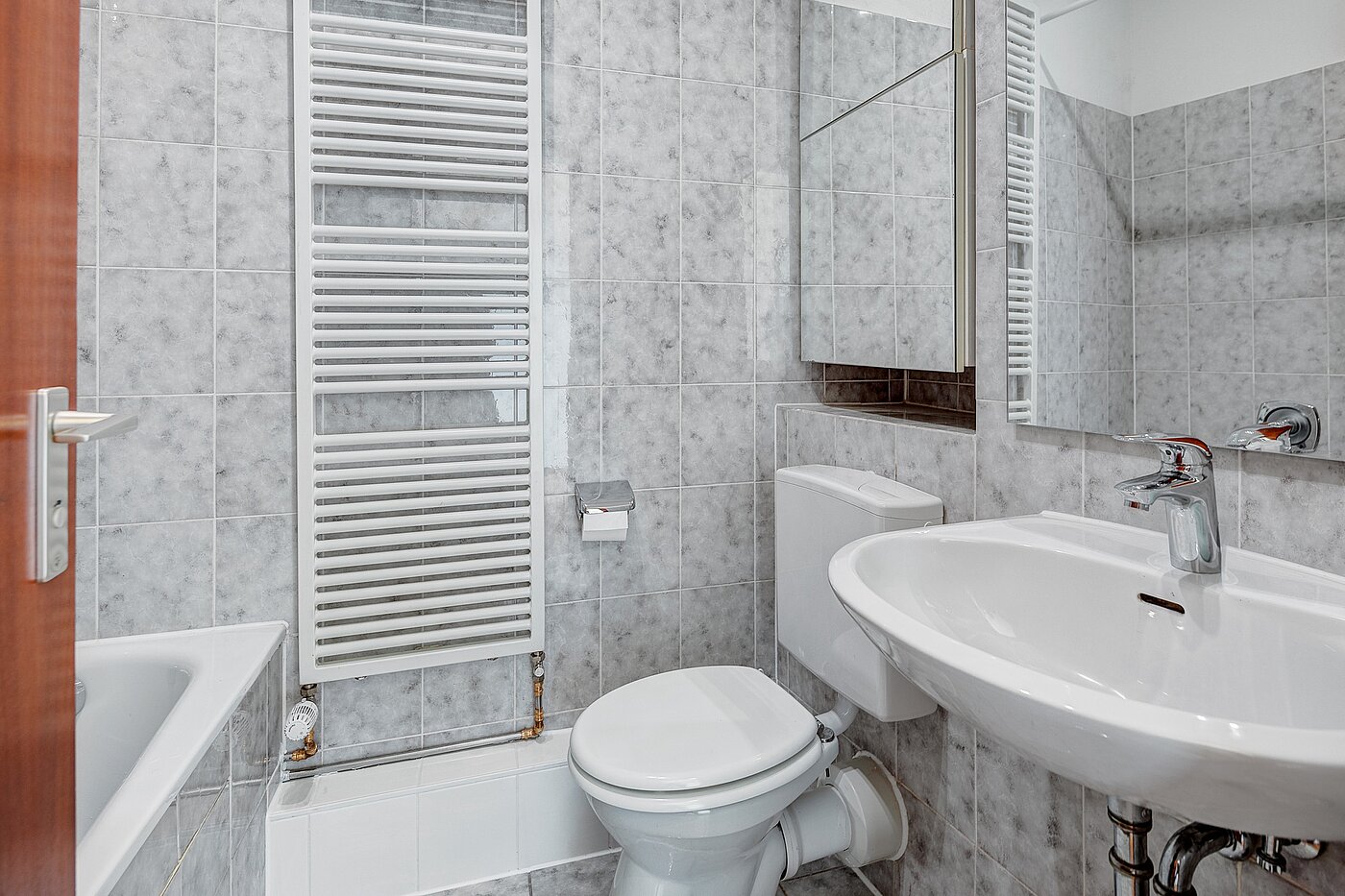 多层公寓 与 1 房间 | München-Perlach | 2204ML8 | Bad mit Handtuchheizkörper...