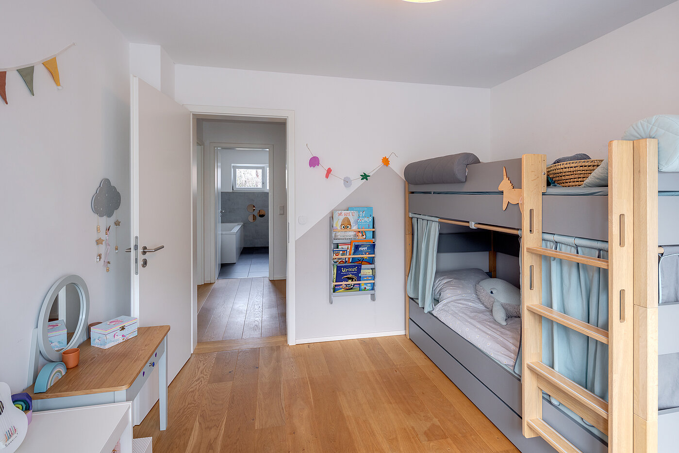 联排别墅 与 5 房间 | München-Aubing | 70162 | Kinderzimmer 1...