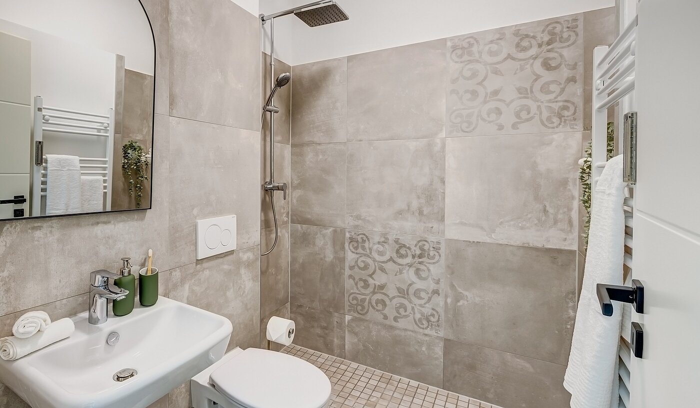 多层公寓 与 2.5 房间 | München-Obermenzing | 700191 | Modernes Duschbad...