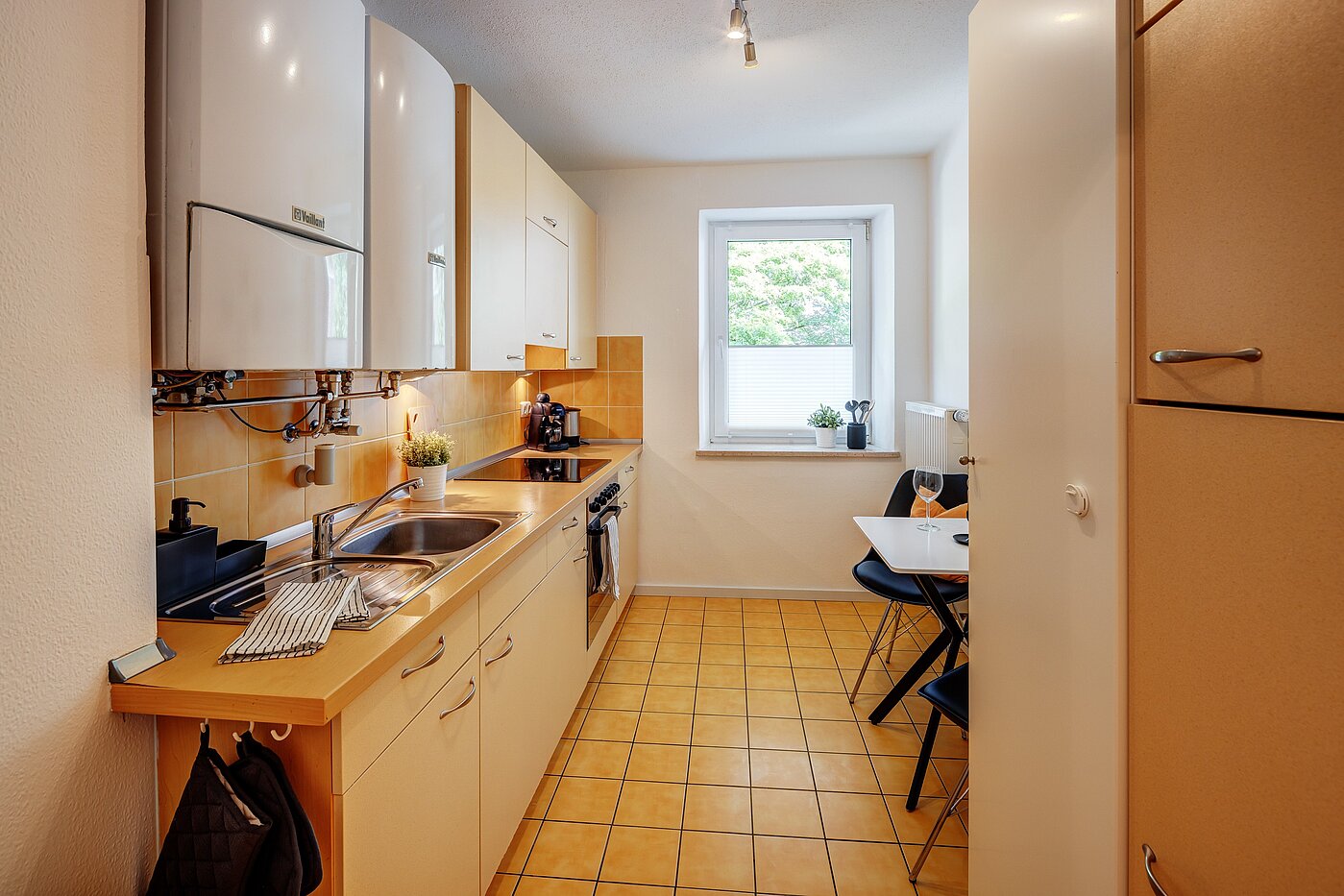 多层公寓 与 2.5 房间 | München-Isarvorstadt | 70121 | Küche mit Fenster...