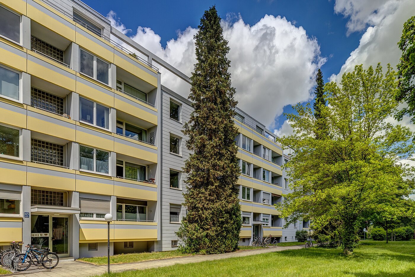 露台公寓 与 3.5 房间 | München-Berg am Laim | 123456 | Gebäudeansicht