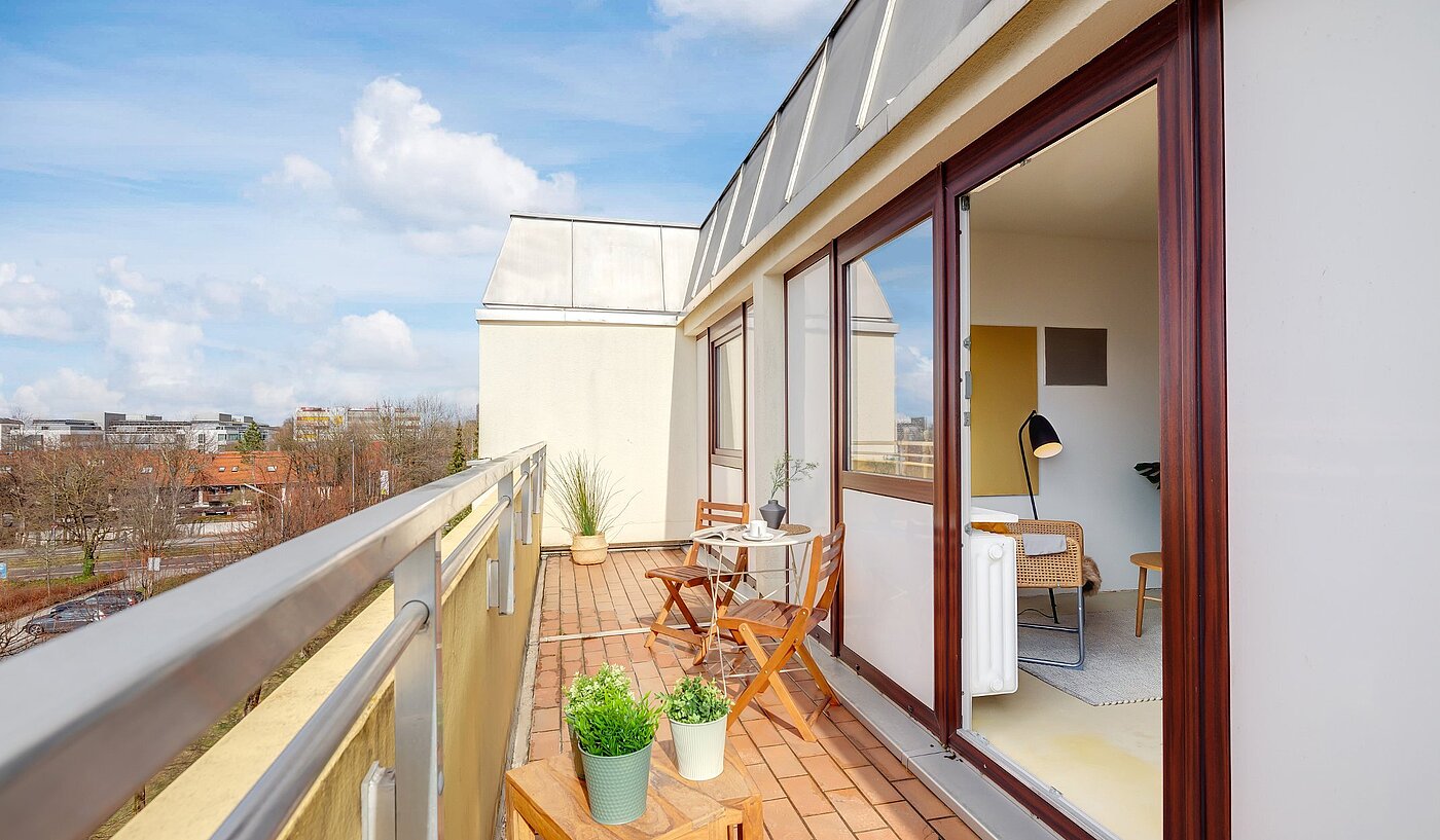 多层公寓 与 2 房间 | München-Oberföhring | 2002ML7 | ...und draußen - ganz oben...