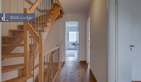 多层公寓 与 5 房间 | München-Trudering | 1902ML4 | Geräumiges Treppenhaus